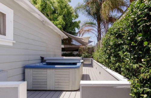 Charming Mid-Century Craftsman, Hot Tub with Serene Yard - Foto 22
