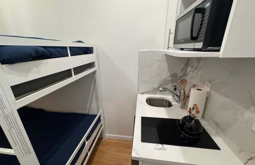 Room with Kitchen in Chelsea - Shared Bathroom - 3rd Floor Walk-UP - Foto 11