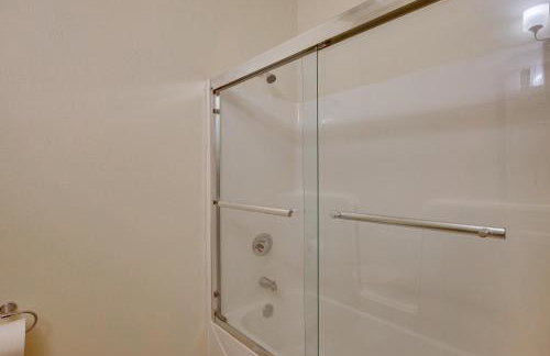 Walk to Autzen Stadium, 3 Mi to UO! Home with Patio - Foto 21