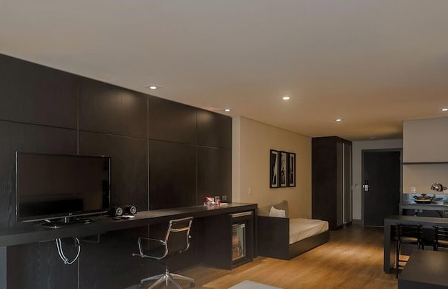 Manhattan On Floor - Photo 16