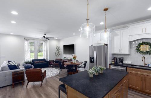 Modern Comfort Near AU l Perfect for Families & Fans - Foto 29