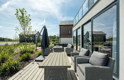 Lakeside property with spa access on a nature reserve Beaumont Village 25 BV25 - Photo 21