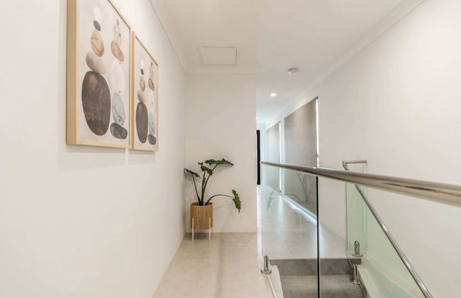 Beautiful 4BR Family Home With Patio and Parking! - Foto 37