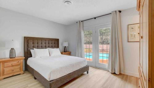 Resort Style 4 bedroom House with Pool Minutes from Strip - Foto 3