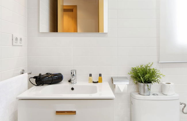 Mercedes Heritage Barcelona Apartments - Photo 78