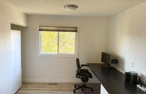 New cozy Fall foothill retreat in Boulder - Photo 5