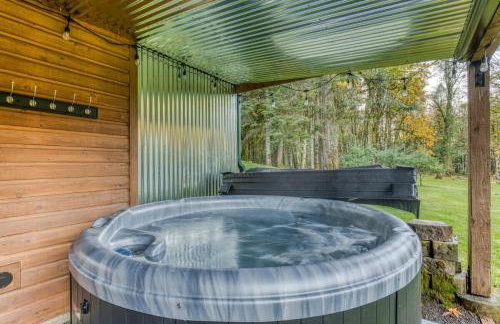 Iron Mountain - Spacious Secluded Lodge with Hot Tub & Game Room - Photo 71