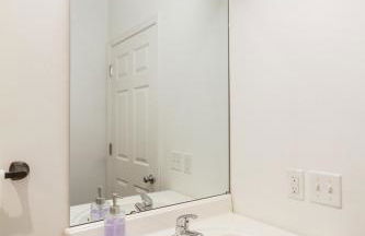 Modern Top Floor 2BR 1BA w Private Rooftop Patio South Hill Near Downtown - Foto 33