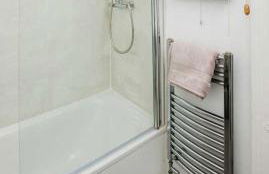 Stylish Central Bath House with five bedrooms - Photo 16