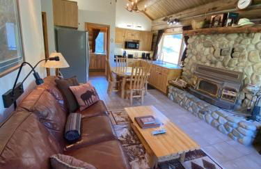 Montana Mountain Glamping: Charming Log Cabin with a Private Hot Tub in Darby - Foto 6