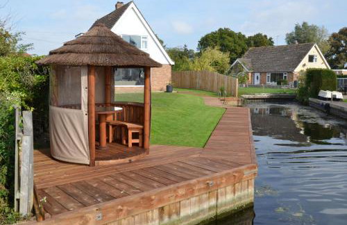 Coots - beautiful property in the heart of Wroxham sits on the waterside - Photo 22