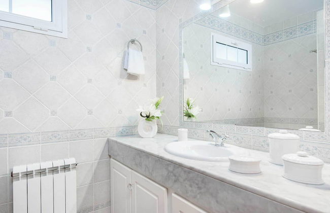 Villa Maribel - Photo 1