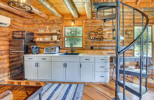 Peaceful Creekside North Studio with Fire Pit - Foto 8