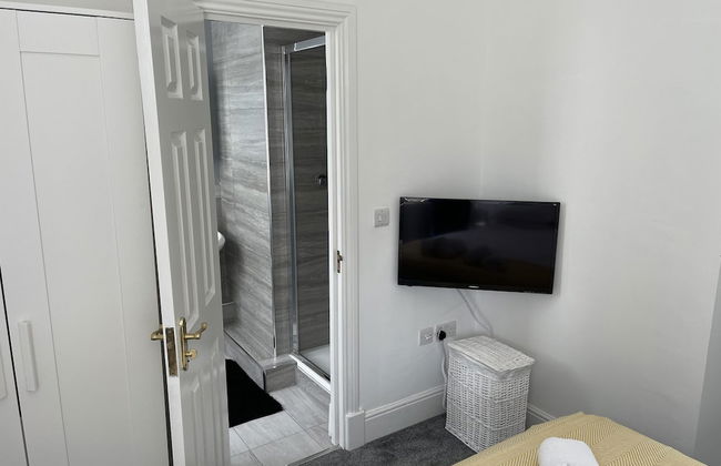 St Andrews Apartments - Photo 5