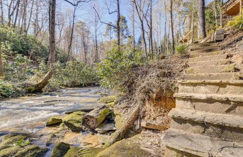 Lake Access and On-Site Creek Lake Toxaway Home! - Foto 34