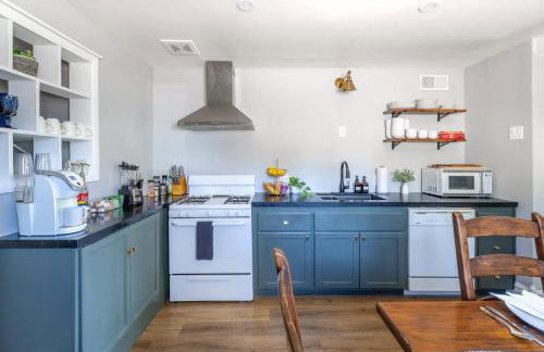 Scenic Mountain Getaway by the Park - Foto 3