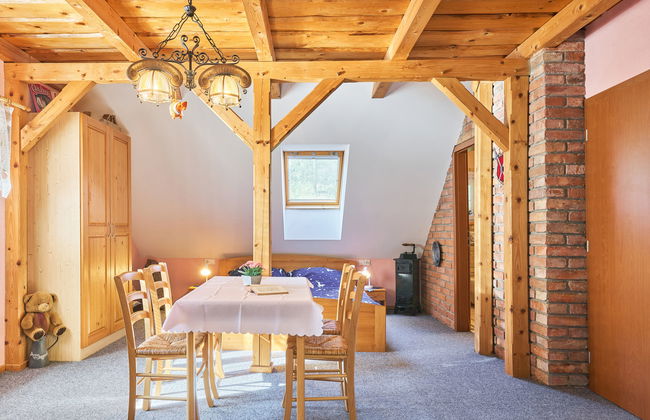 1 bedroom Apartment in Stárkov with swimming pool and garden - Photo 2