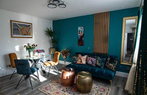 Luxury ApArt Gallery Apartment 1 Near River & Free Parking - Foto 48