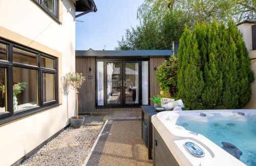 Rainbow Cottage Spacious Detached Home, Hot Tub, Sleeps 7 - Foto 4