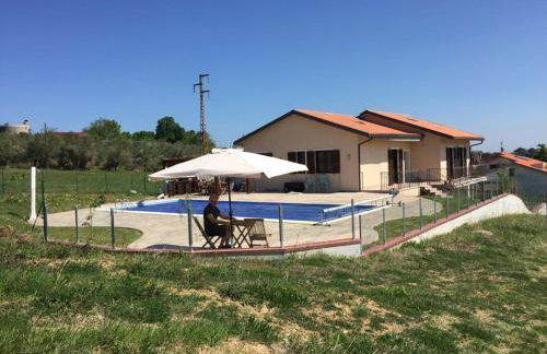 Modern villa with panoramic view - Photo 6