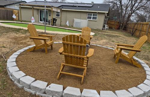 Stylish Newly Remodeled Home with Putting Green - Foto 21