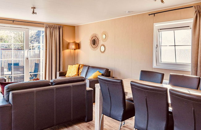 Holiday Home With Terrace in Giethoorn - Photo 5