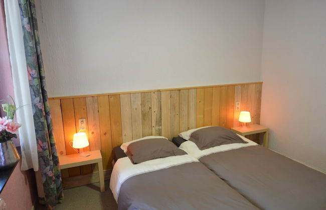 Superb House for Family Group with Swimming Pool, Sauna, Hot Tub, Billiards - Foto 8