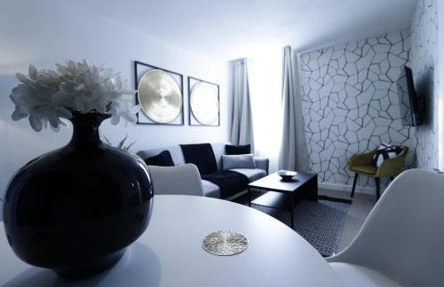 d-Entire 2-Bedroom Apartment in the bustling City Centre WIFI TRAIN & BUS STATION - Foto 24