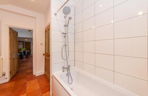 Central Caversham Traditional English House Pass the Keys - Photo 13