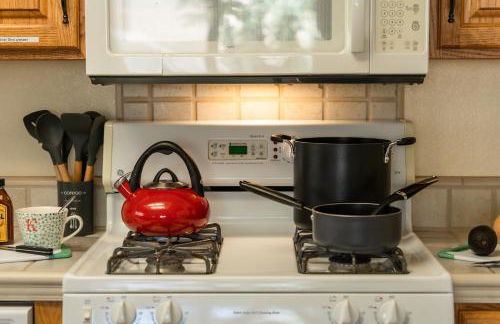 Lazy Squirrel - Cozy Family House with Full Game Room - Foto 5