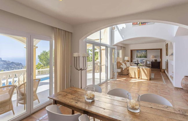 Lavish Villa With Saltwater Pool - Foto 24