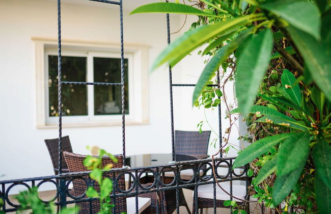 Sunny and Family Friendly Apartment Directly at the Pool - Foto 50