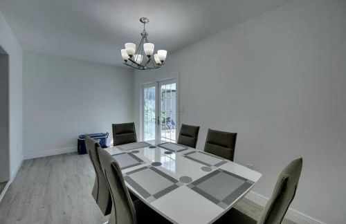 Relaxing Pool Side - Near Fairgrounds - Foto 11