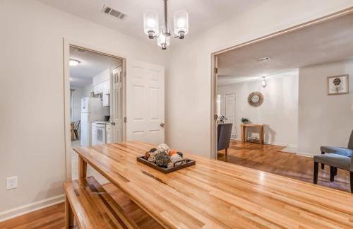 Near Parks & Shopping- Hickory Ridge Hideaway - Foto 12