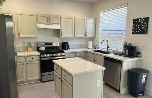 Beautiful Vegas Home Near Strip and Chinatown - Foto 17