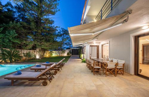 Villa Saronida - Photo 10