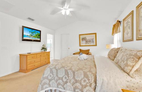 Home with Private Pool, Game Room & Big Backyard! - Foto 10