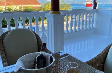 Oasis Grand House-large balcony with sea view - Photo 2