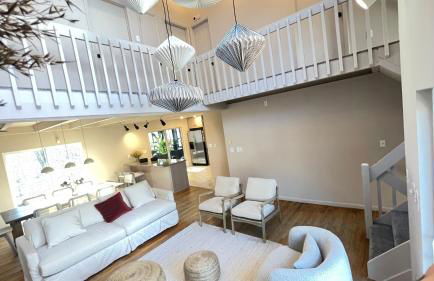 Poconos Modern Chalet I Hot Tub I Home Theater I Fenced Yard I Pet Friendly - Foto 10