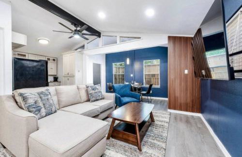 Cozy Cute Home 2BD and 1BR - Photo 1