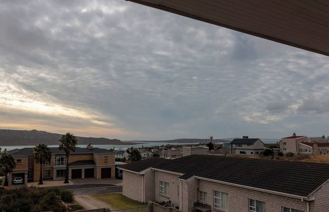 Serene Langebaan Getaway With Garden Views - Photo 51