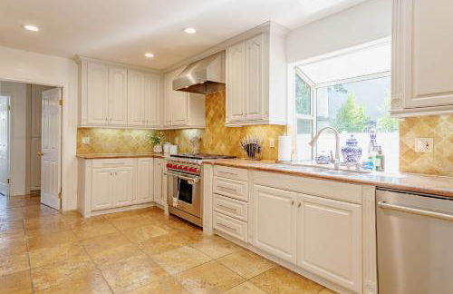 Cozy Home with Pool and Jacuzzi Minutes from Universal Studios - Foto 14