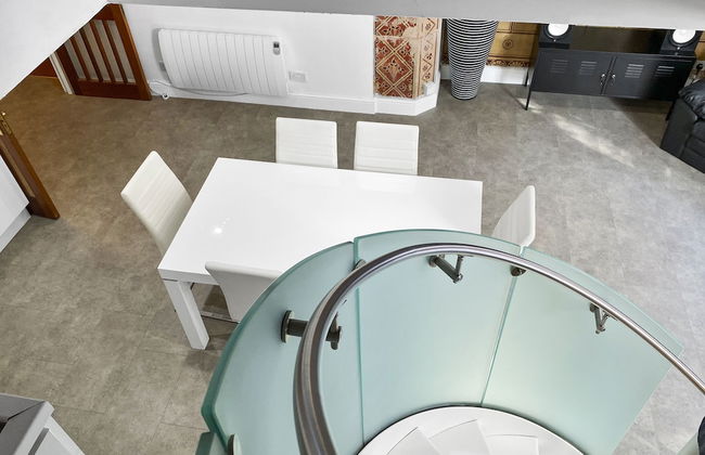 Rare 1-bed Church Converted Apartment in London - Foto 6