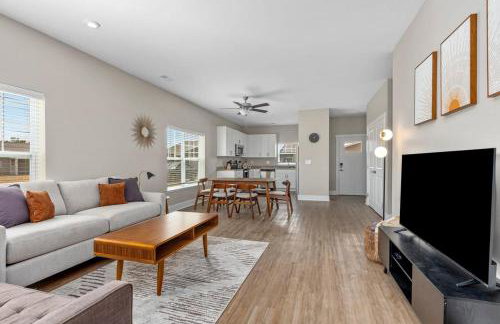 Modern 2BR 2BA New Build Condo with Garage & Patio - Foto 13