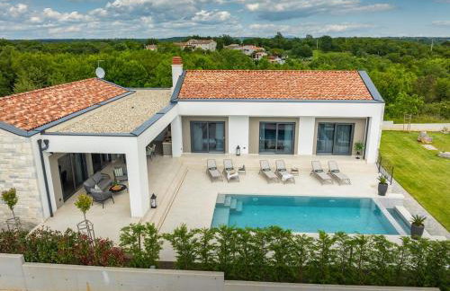 Villa Lastine by Villsy - Photo 25