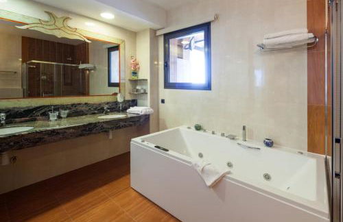 Dreamy 6 Bedroom Haven in Ibiza City, 1238 - Foto 45