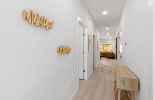 The Peaceful Puffin - New Modern 5 min to Town - Foto 7