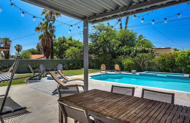 Relax at the 3BR Tranquil Oasis in Palm Springs - Foto 8