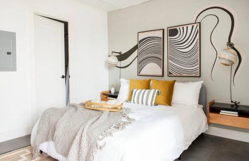 *NEW* The Layla: Rooftop | Walkable | Downtown - Photo 18