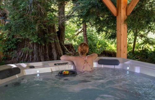 Hot Tub, Sauna, Cold Plunge - 1 mile from Rainier NP - Sleeps 8 - Foto 10